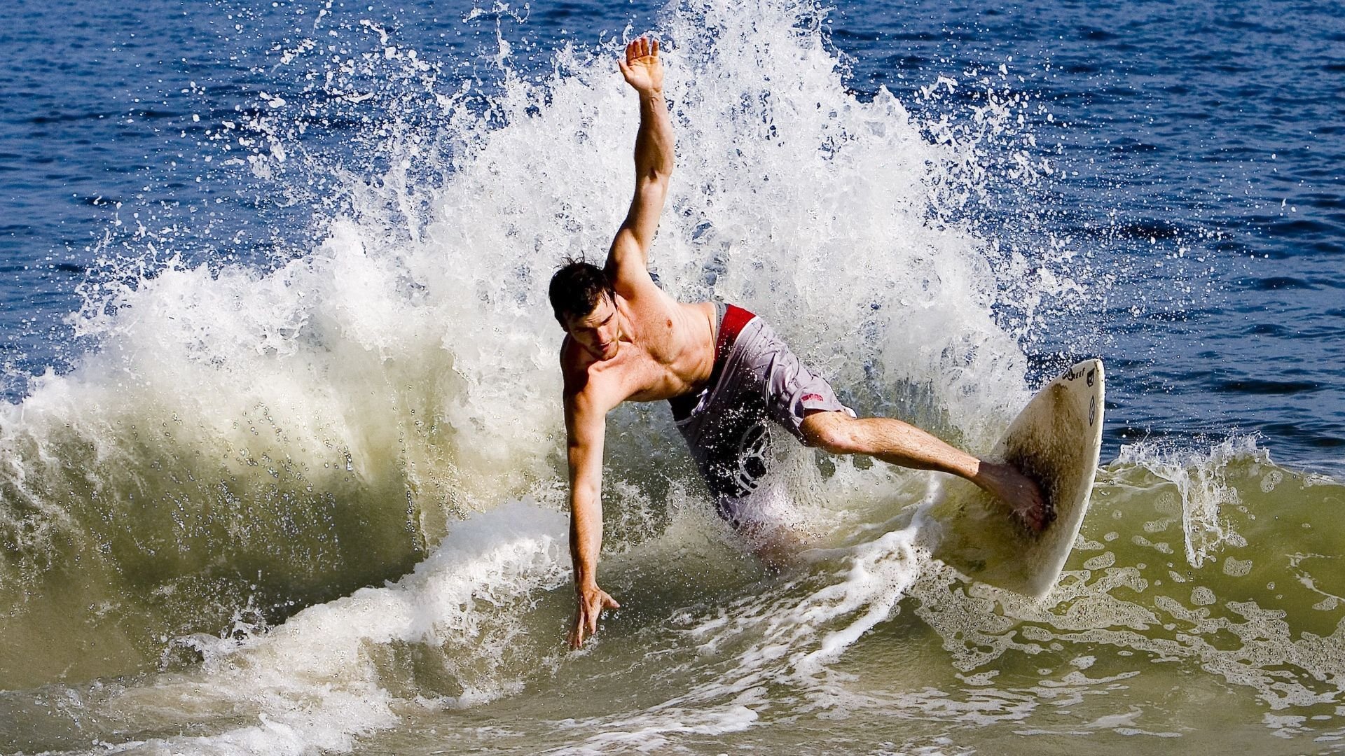 开云网站-篮球联赛攻防节奏成为教练研究重点，篮球攻防训练